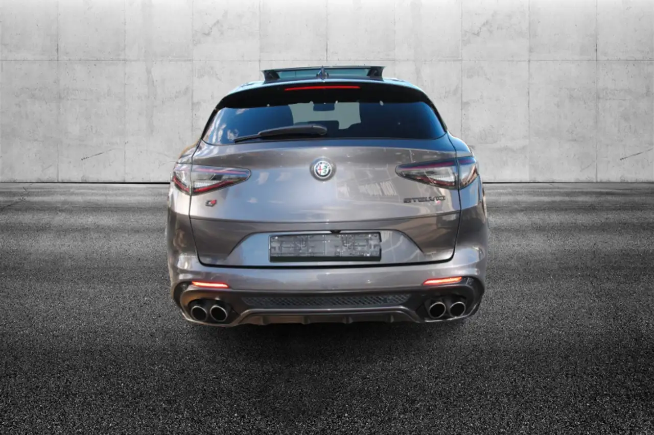 Alfa Romeo Stelvio 2021