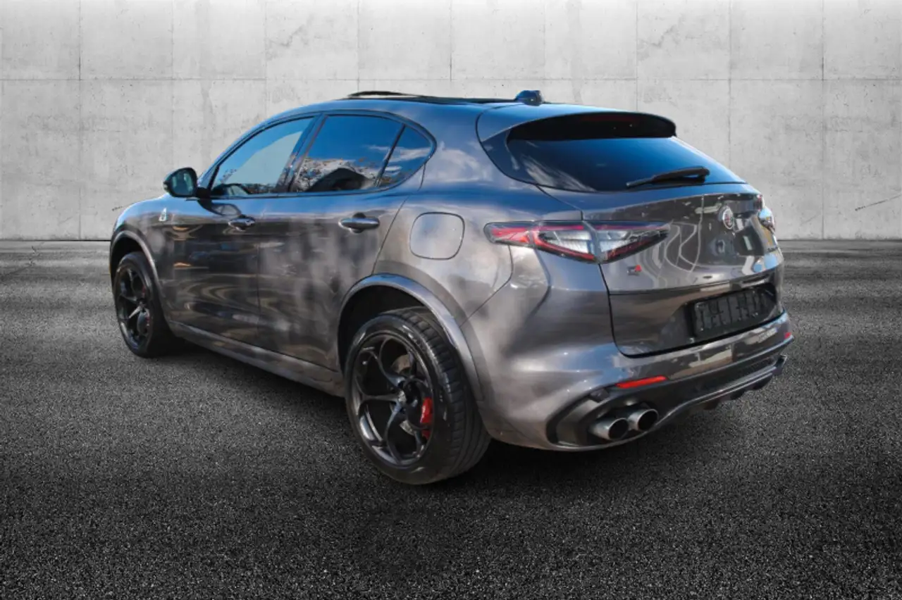 Alfa Romeo Stelvio 2021