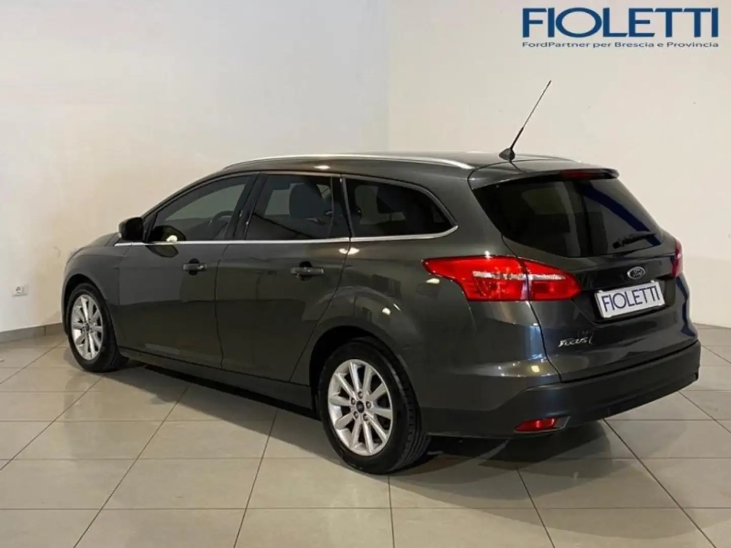 Ford Focus 3ª SERIE 1.5 TDCI 95 CV START&STOP SW TITANIUM Grigio - 2