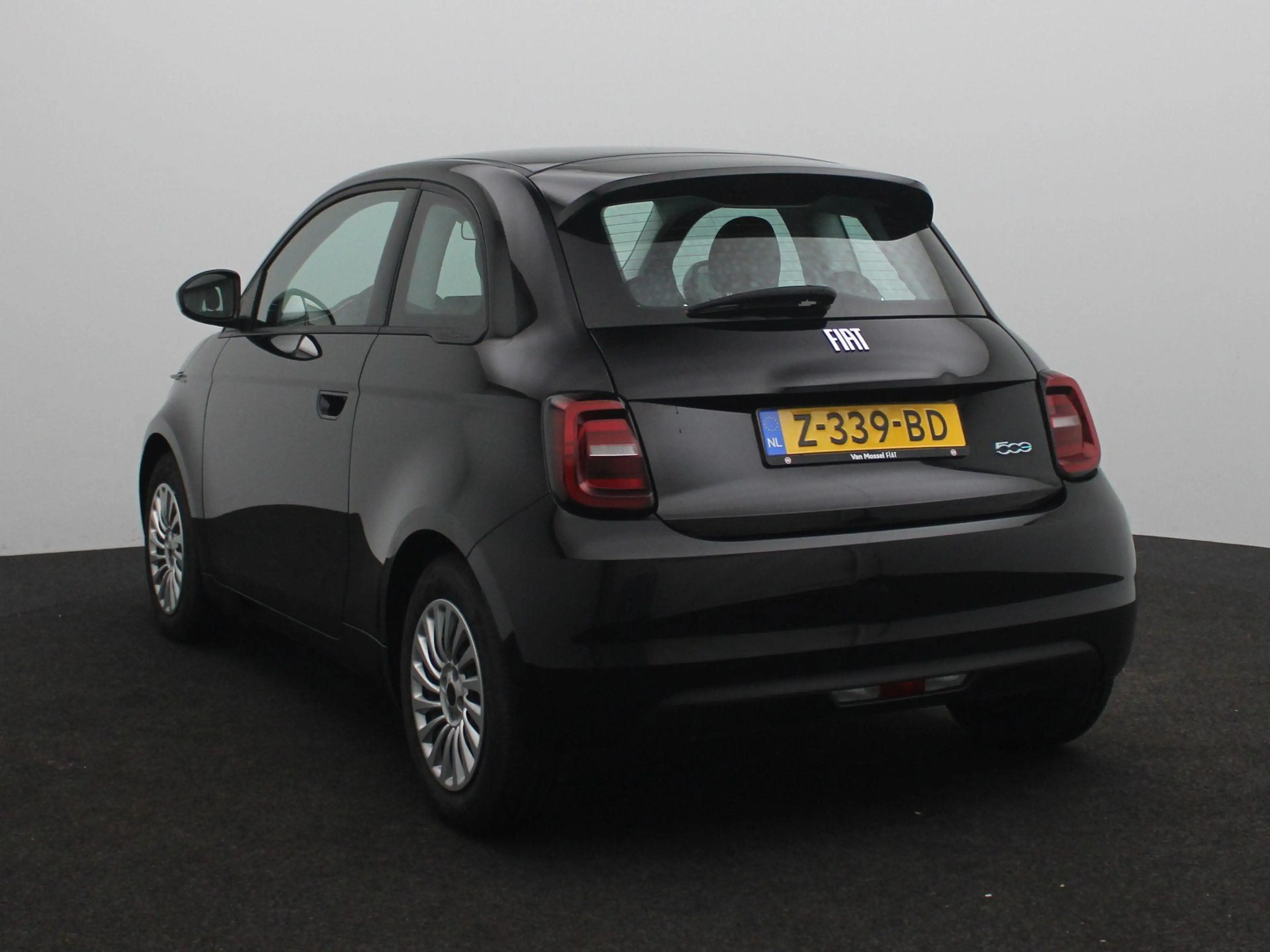 Fiat 500e 42 kWh LMV — photo 2