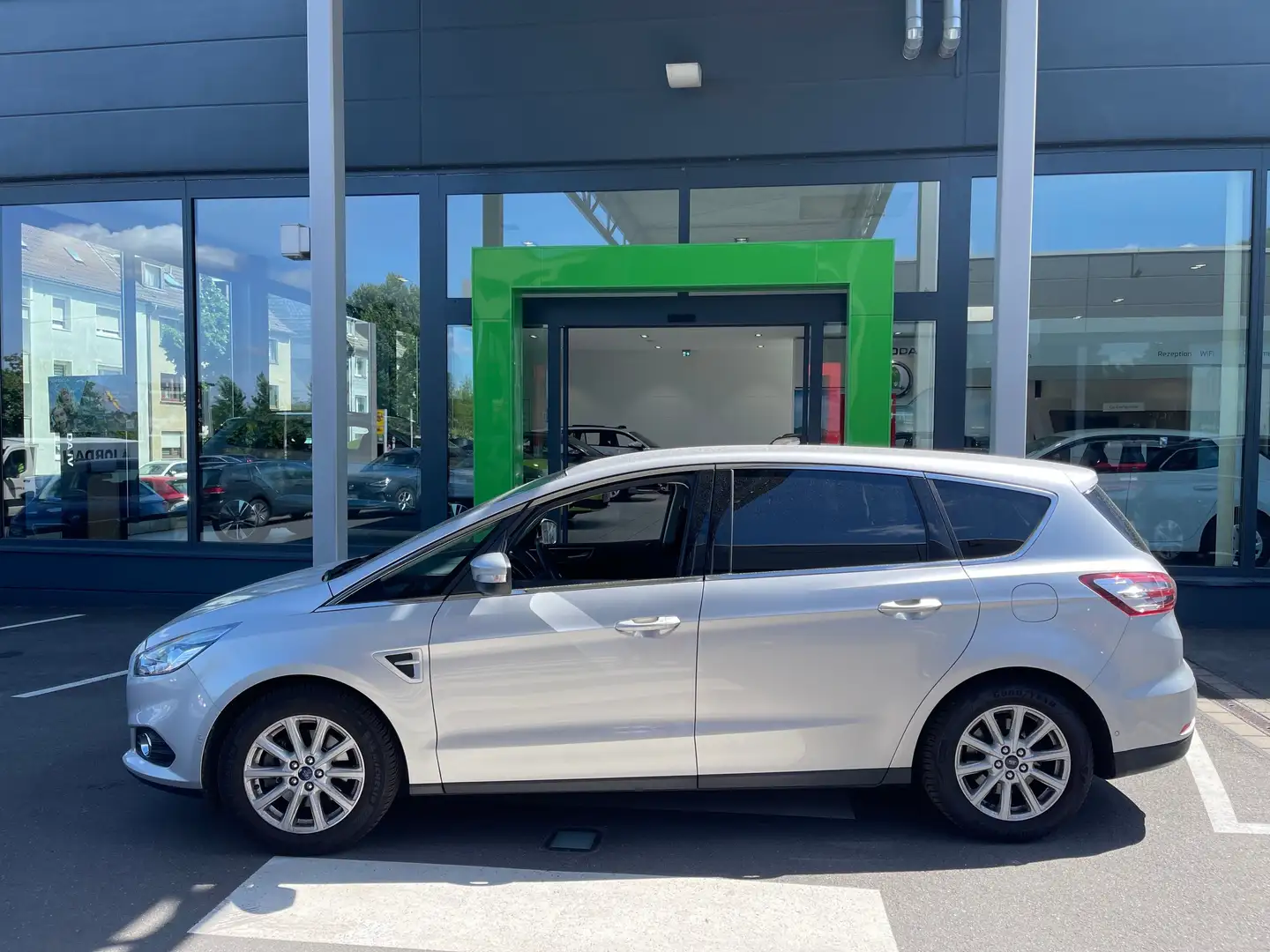 Ford S-Max Titanium Silber - 2