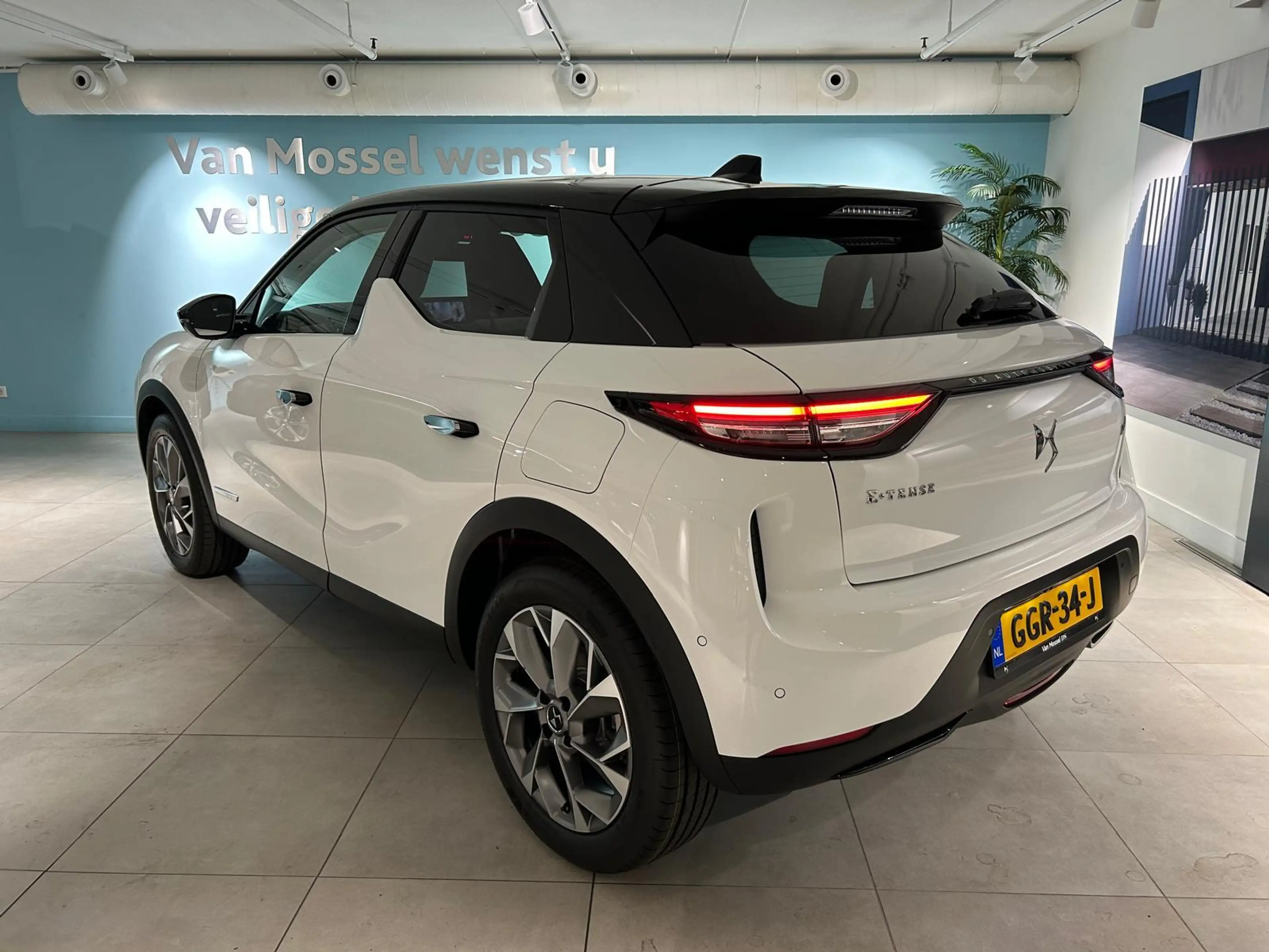 DS Automobiles DS 3 E-Tense Esprit De Voyage 54 kWh PACK DRIVE 1 | LED — photo 2