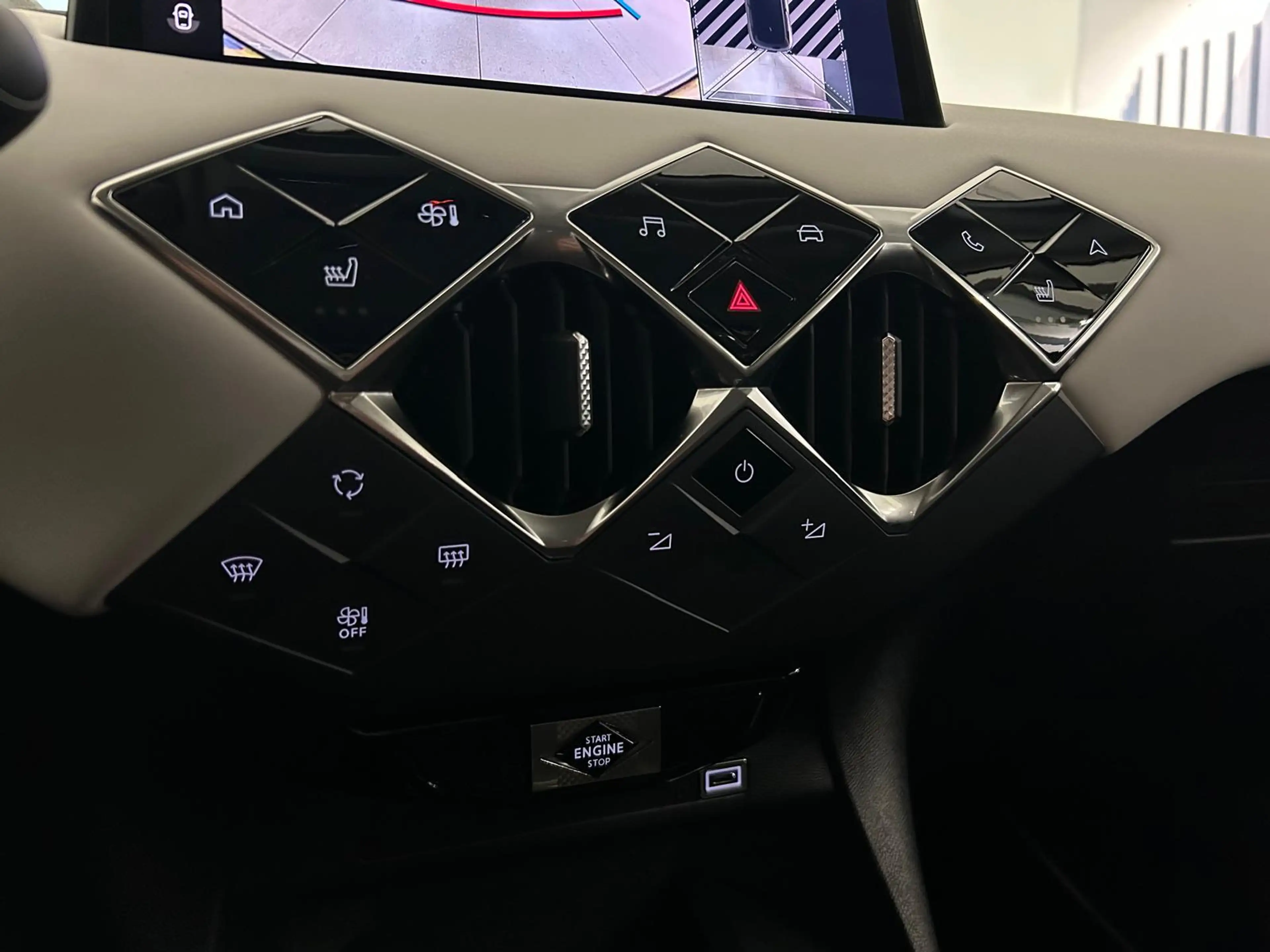 DS Automobiles DS 3 E-Tense Esprit De Voyage 54 kWh PACK DRIVE 1 | LED — photo 9