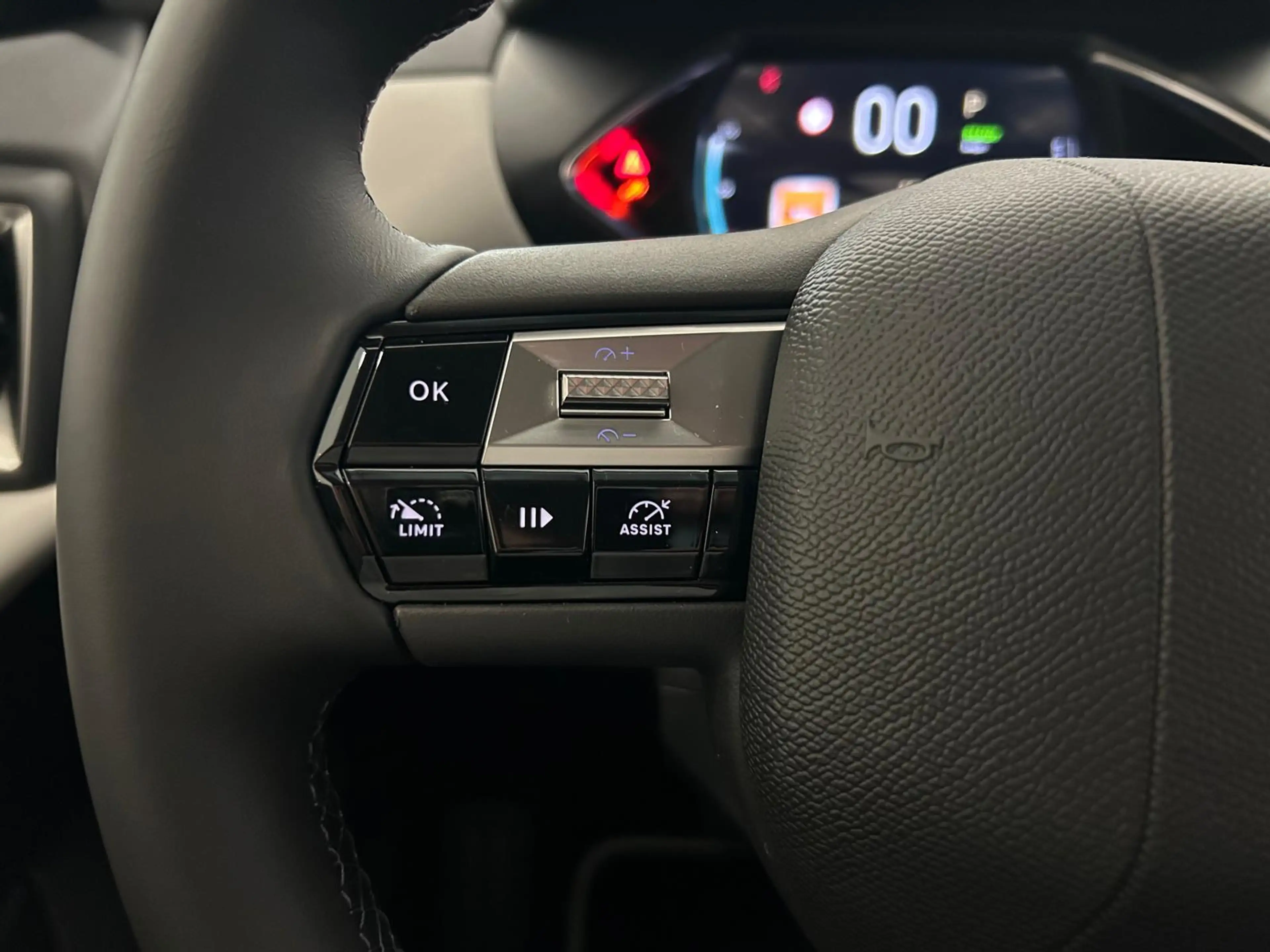DS Automobiles DS 3 E-Tense Esprit De Voyage 54 kWh PACK DRIVE 1 | LED — photo 11