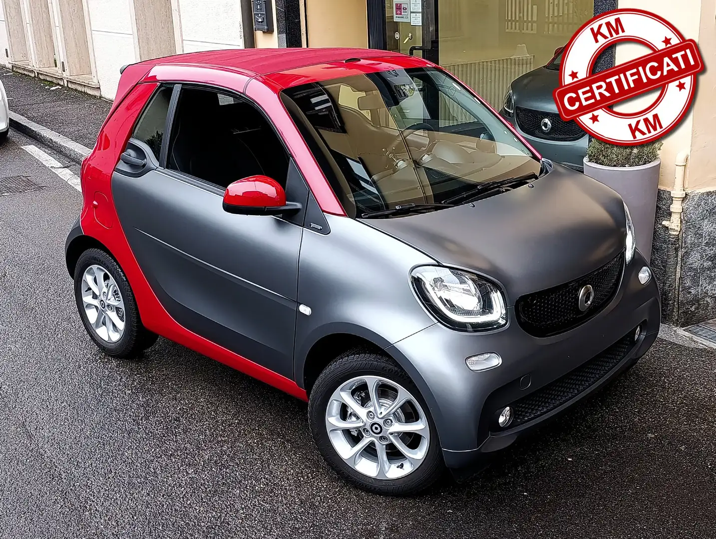 smart forTwo Cabrio 1.0 71cv twinamic Tailor Made capote rossa Grau - 1