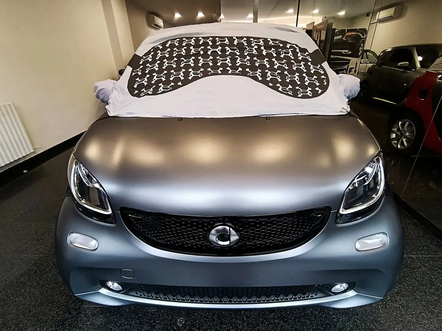 smart forTwo Cabrio 1.0 71cv twinamic Tailor Made capote rossa Grau - 2