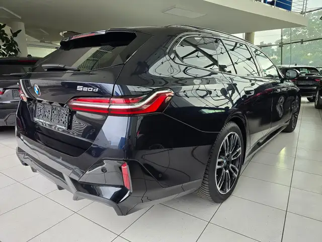 BMW 520 d xDrive Touring -Modell G61 M-Aerodynamikpaket Ansicht 5