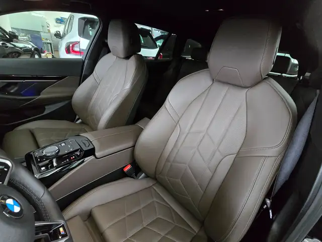 BMW 520 d xDrive Touring -Modell G61 M-Aerodynamikpaket Ansicht 12