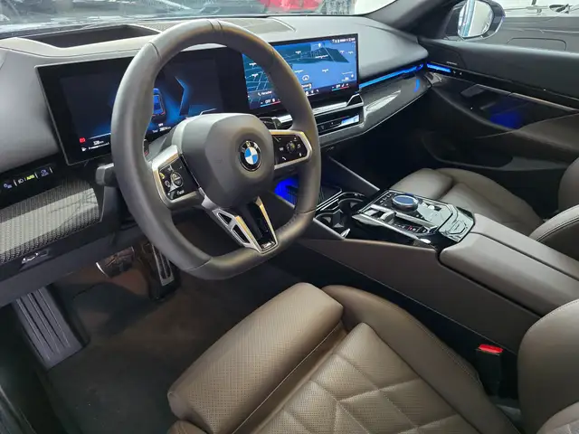 BMW 520 d xDrive Touring -Modell G61 M-Aerodynamikpaket Ansicht 8