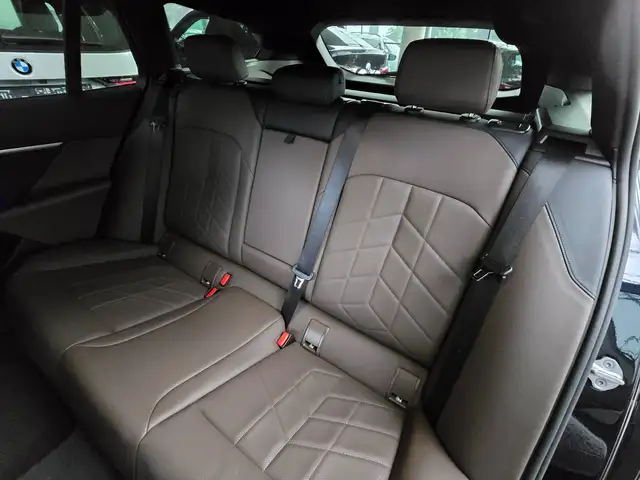 BMW 520 d xDrive Touring -Modell G61 M-Aerodynamikpaket Ansicht 13