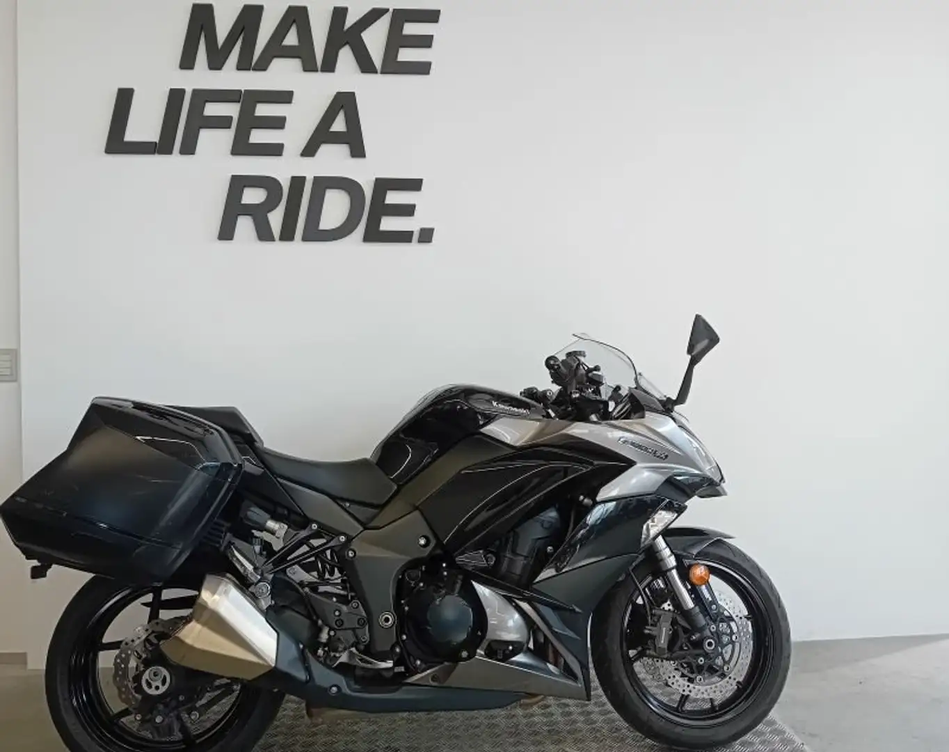 Kawasaki Z 1000 SX Fekete - 1