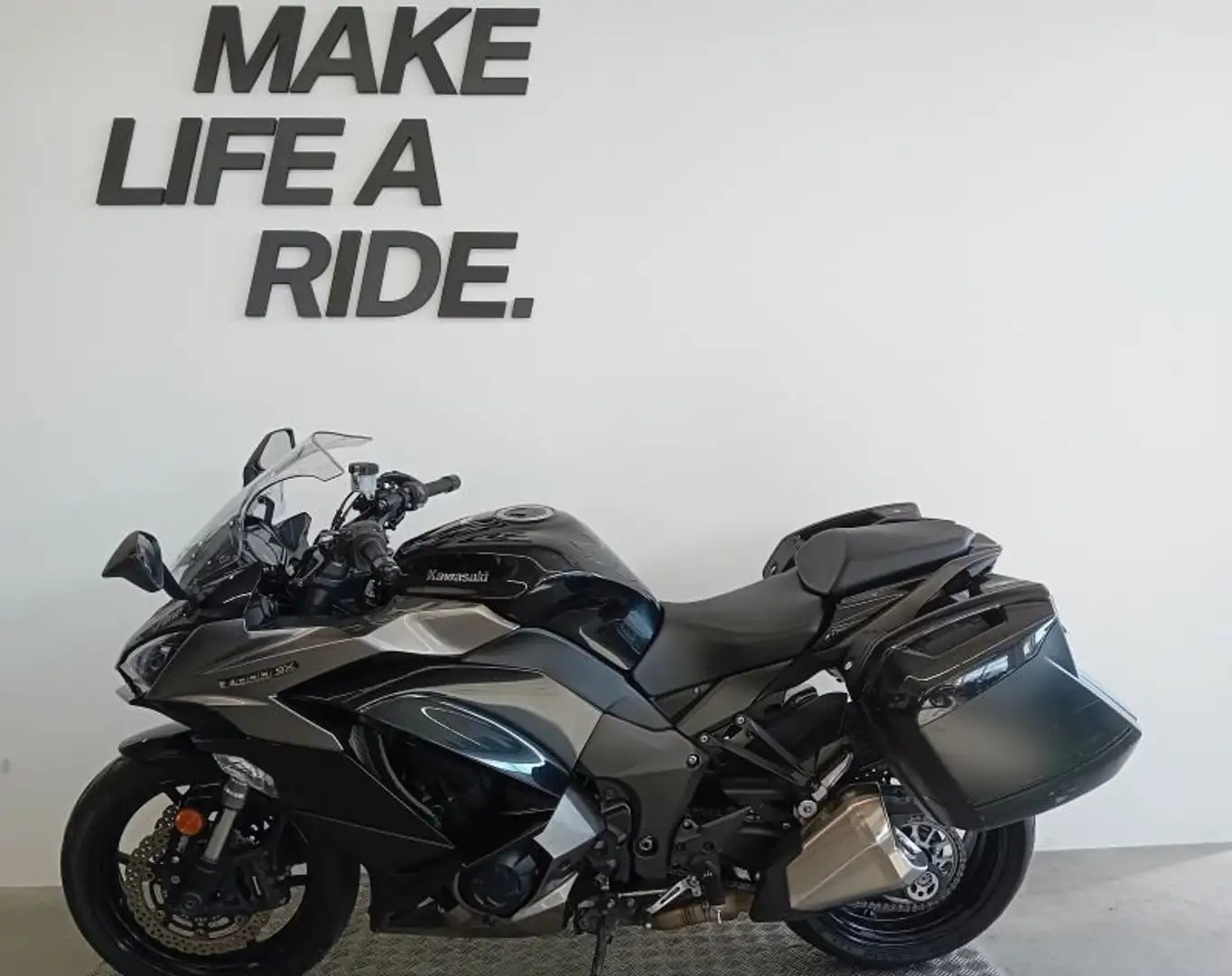 Kawasaki Z 1000 SX Fekete - 2