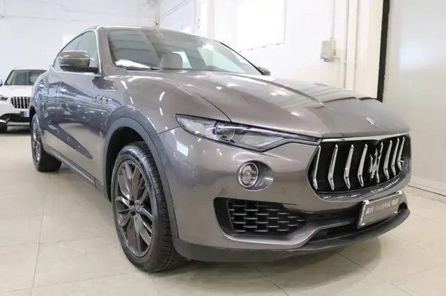 Maserati Levante V6 Diesel 275 CV AWD Granlusso