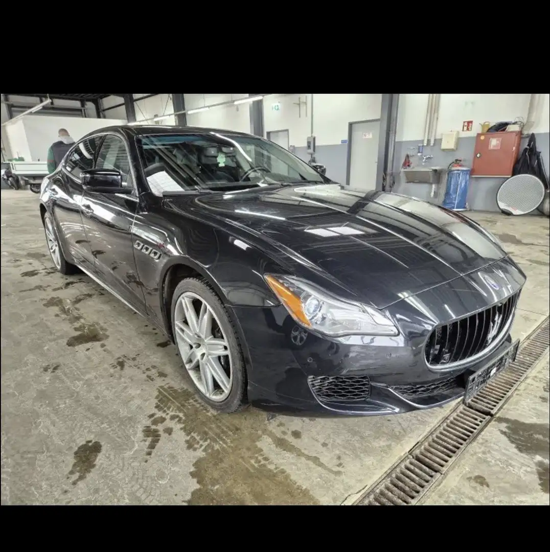 Maserati Quattroporte GTS 3.8 Schwarz - 2