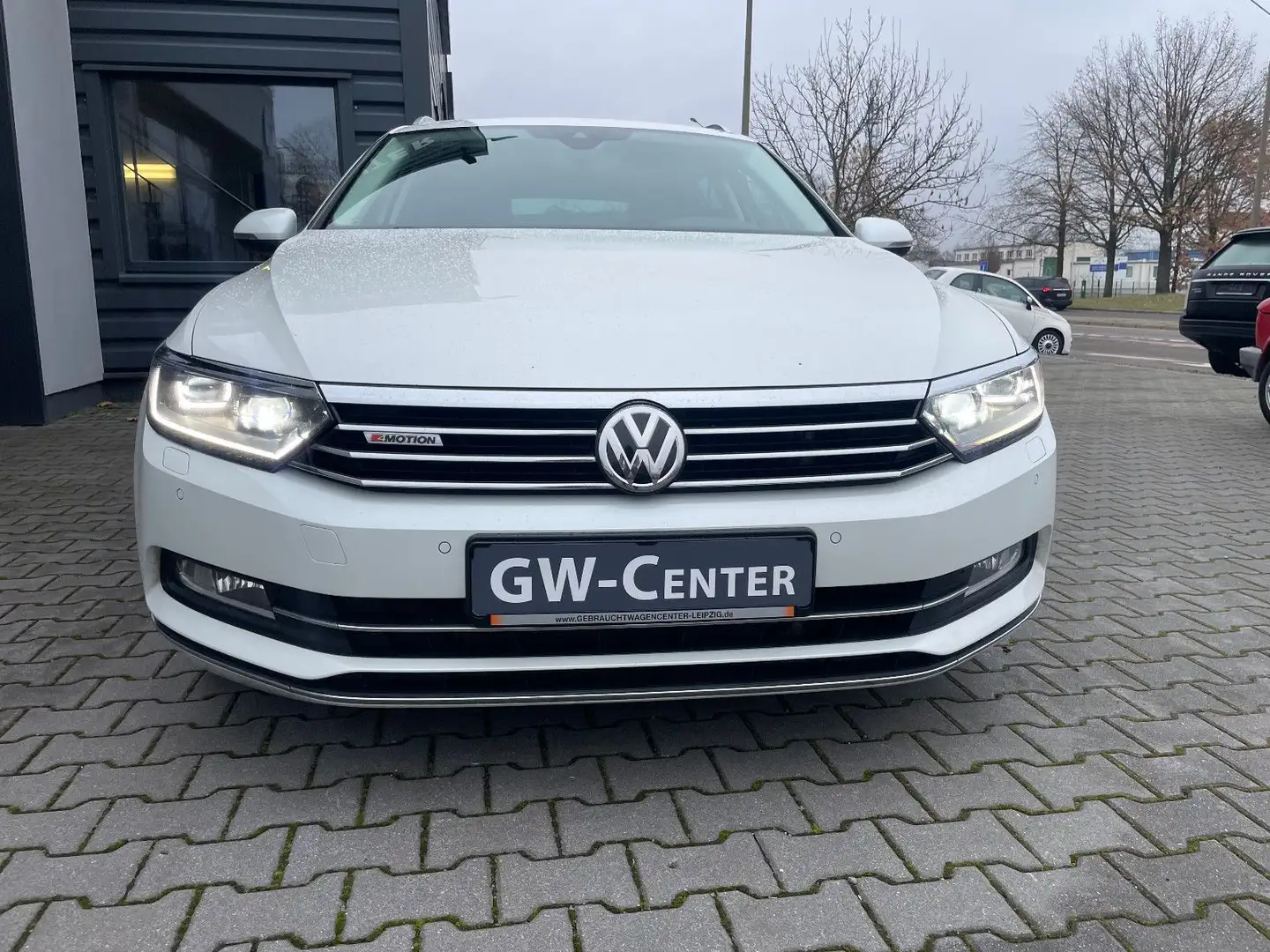 Volkswagen Passat Variant High. BMT 4M-LED-ACC-PAN-Leder Weiß - 2