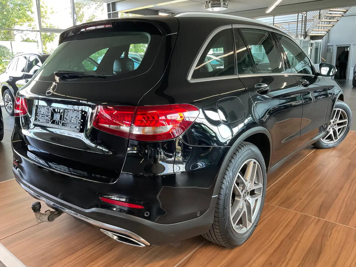 Mercedes-Benz GLC 250 GLC 250 d 4Matic AMG-Line DISTRONIC/AHK/KAMERA Schwarz - 2