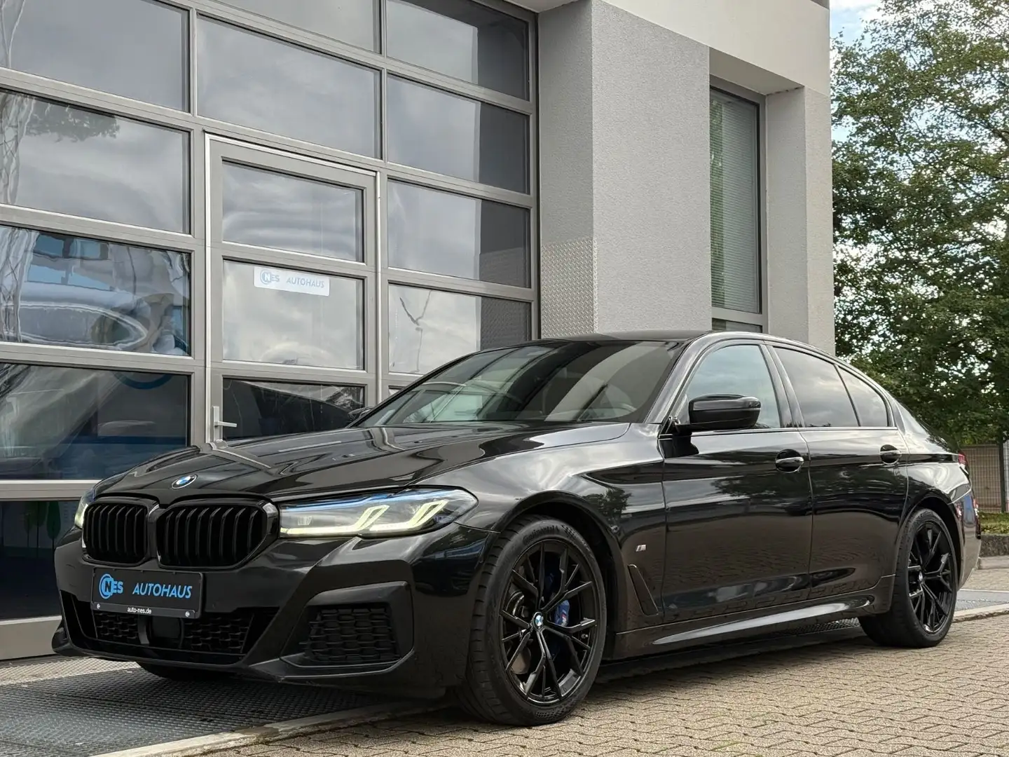 BMW 520 d xDr ACC*M SPORT*LASER*KAM*HUD*KEY*HiFi*19' Noir - 1