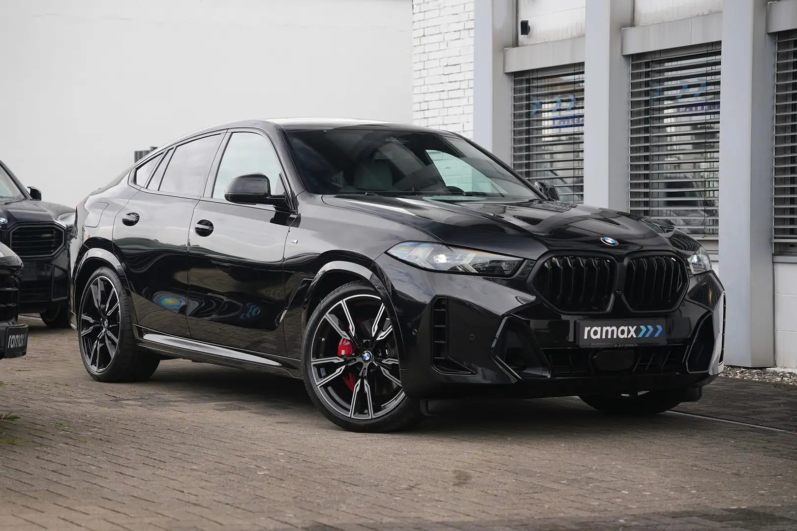 BMW X6 xDrive30d M SPORT PRO-LUFTF.-PANO-CARBON-22M Zwart - 1