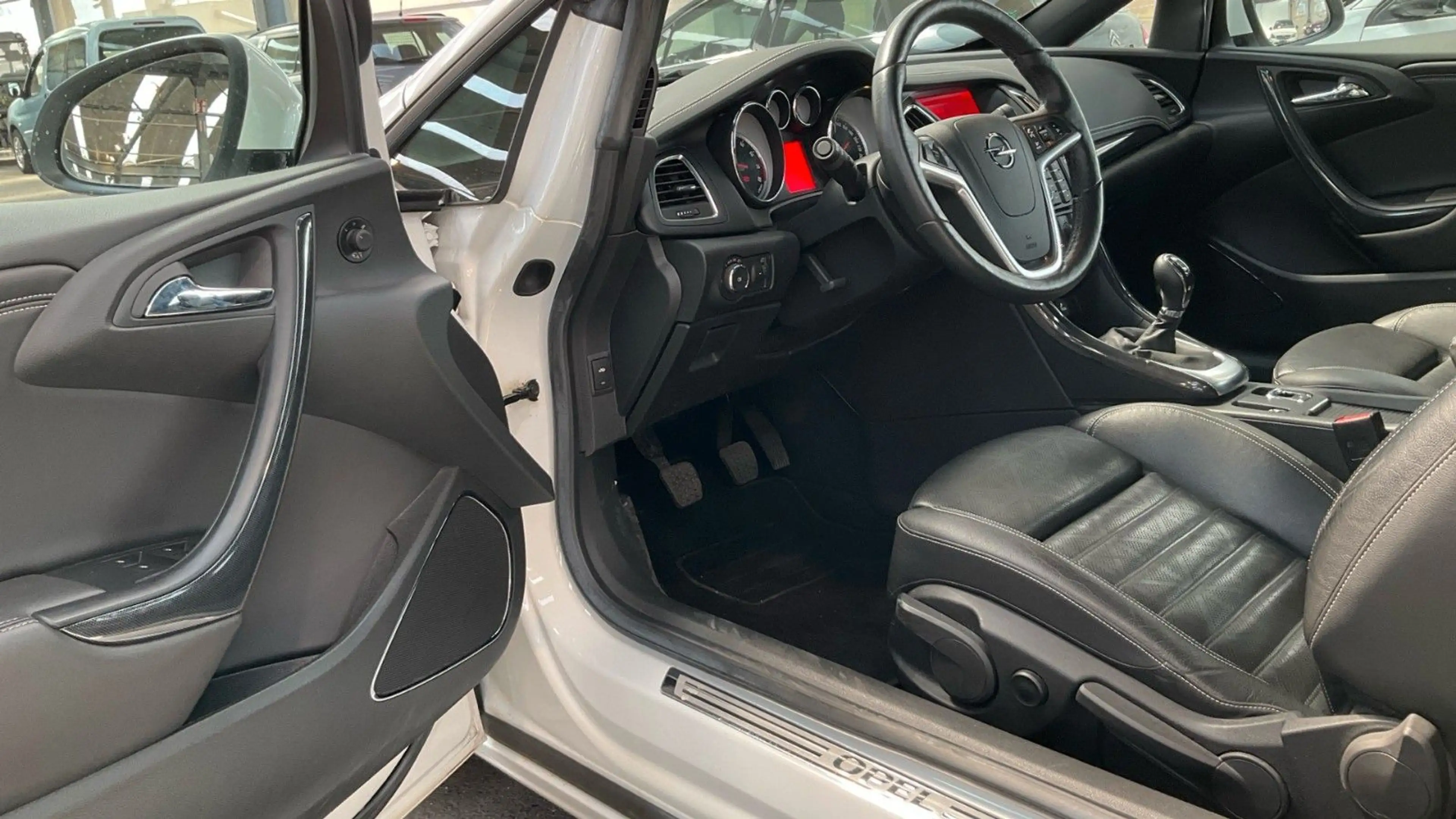 Opel Cascada 1.4 Edition/Xenon/Leder/PDC/SHZ/1.Hand — photo 7