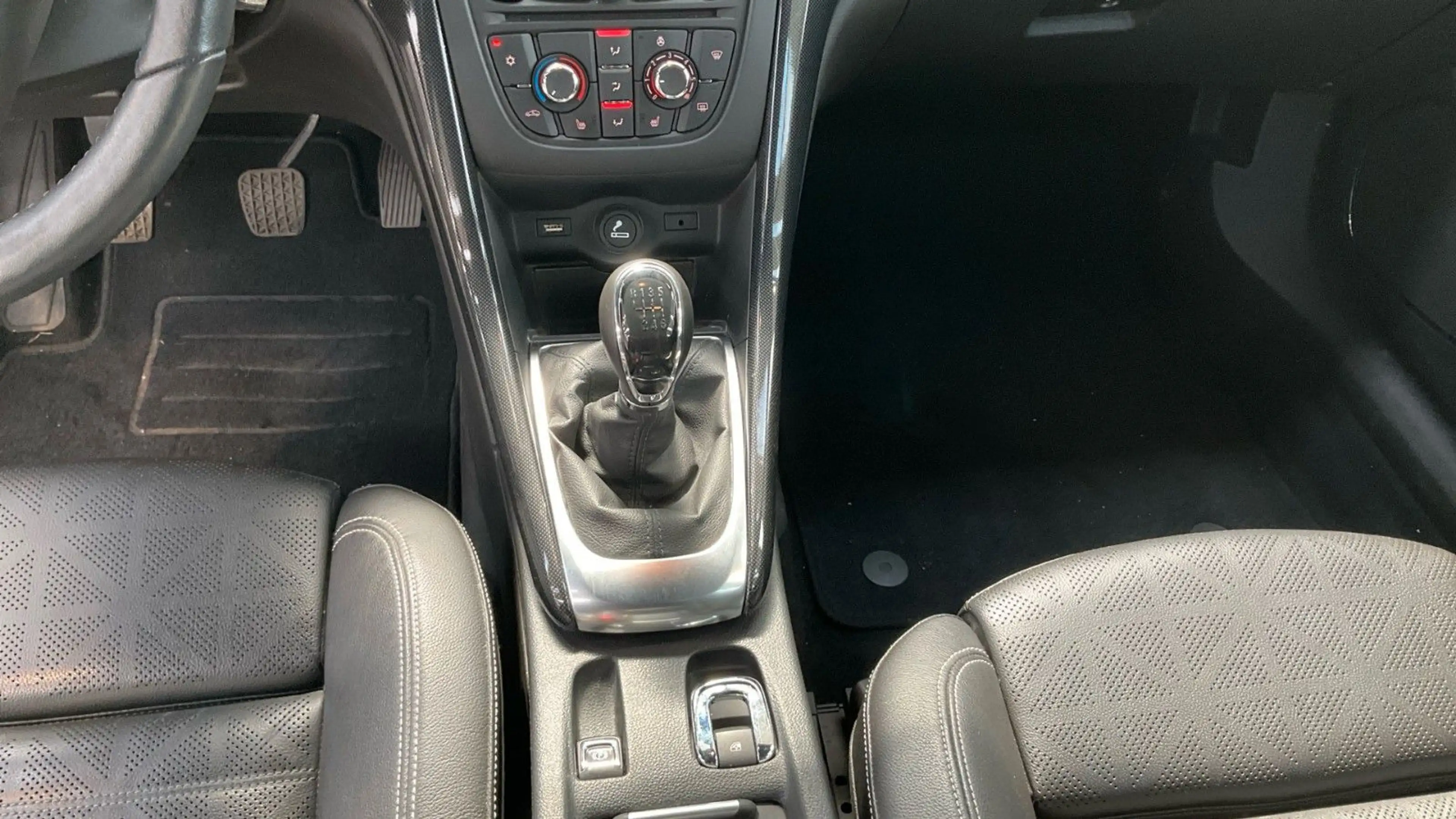 Opel Cascada 1.4 Edition/Xenon/Leder/PDC/SHZ/1.Hand — photo 9