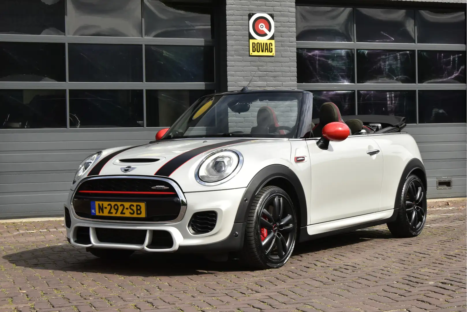 MINI John Cooper Works Cabrio Mini 2.0 Chili Wit - 1