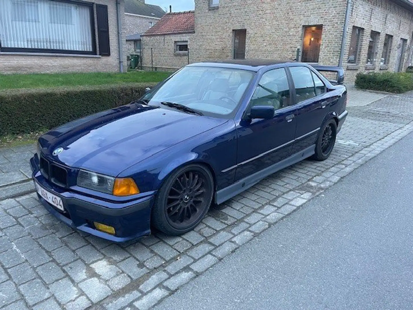 BMW 325 325i Blauw - 1