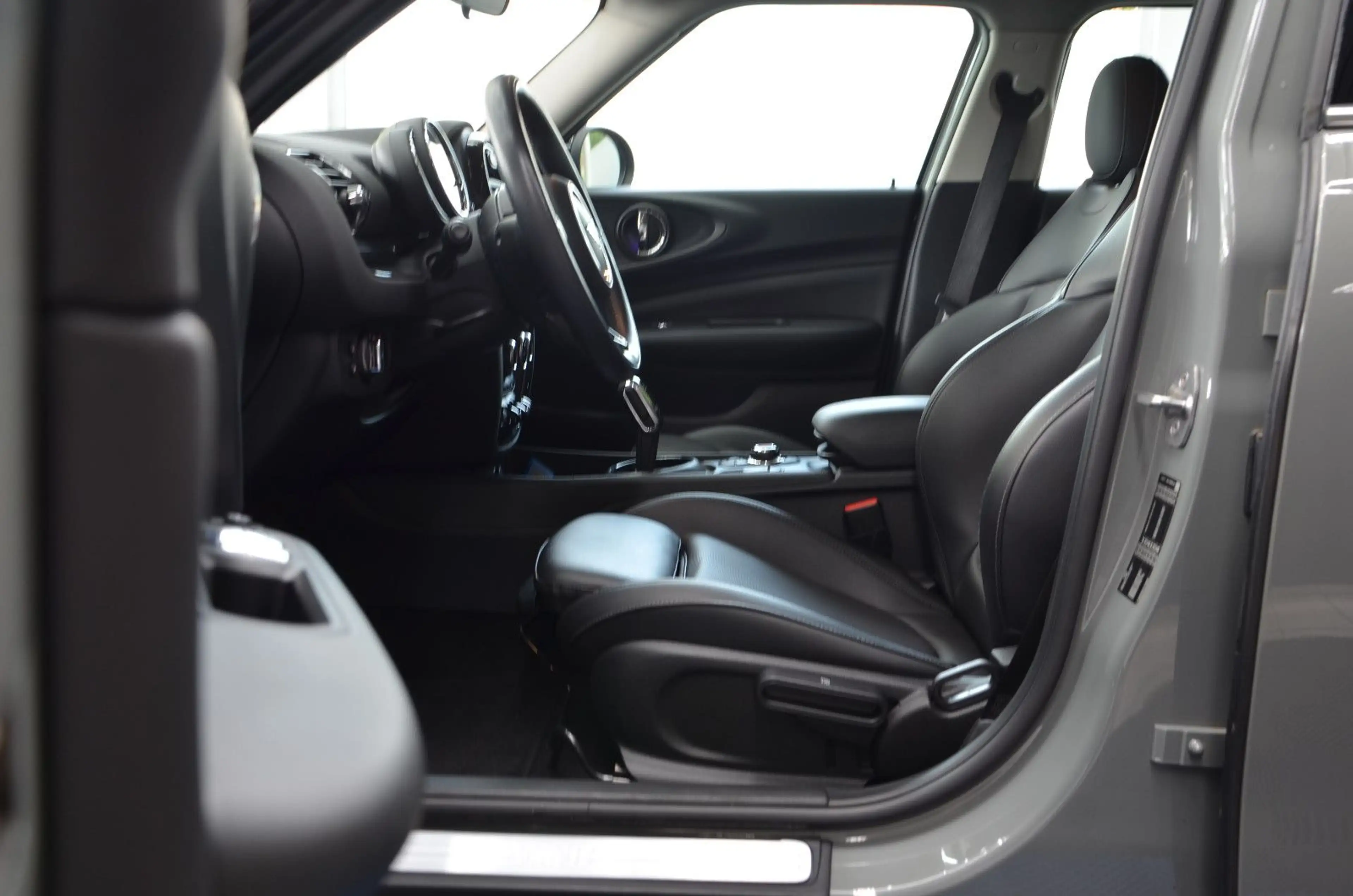 MINI Cooper Clubman *AUTOMATIK*LED*NAVI*1.HAND* — photo 8