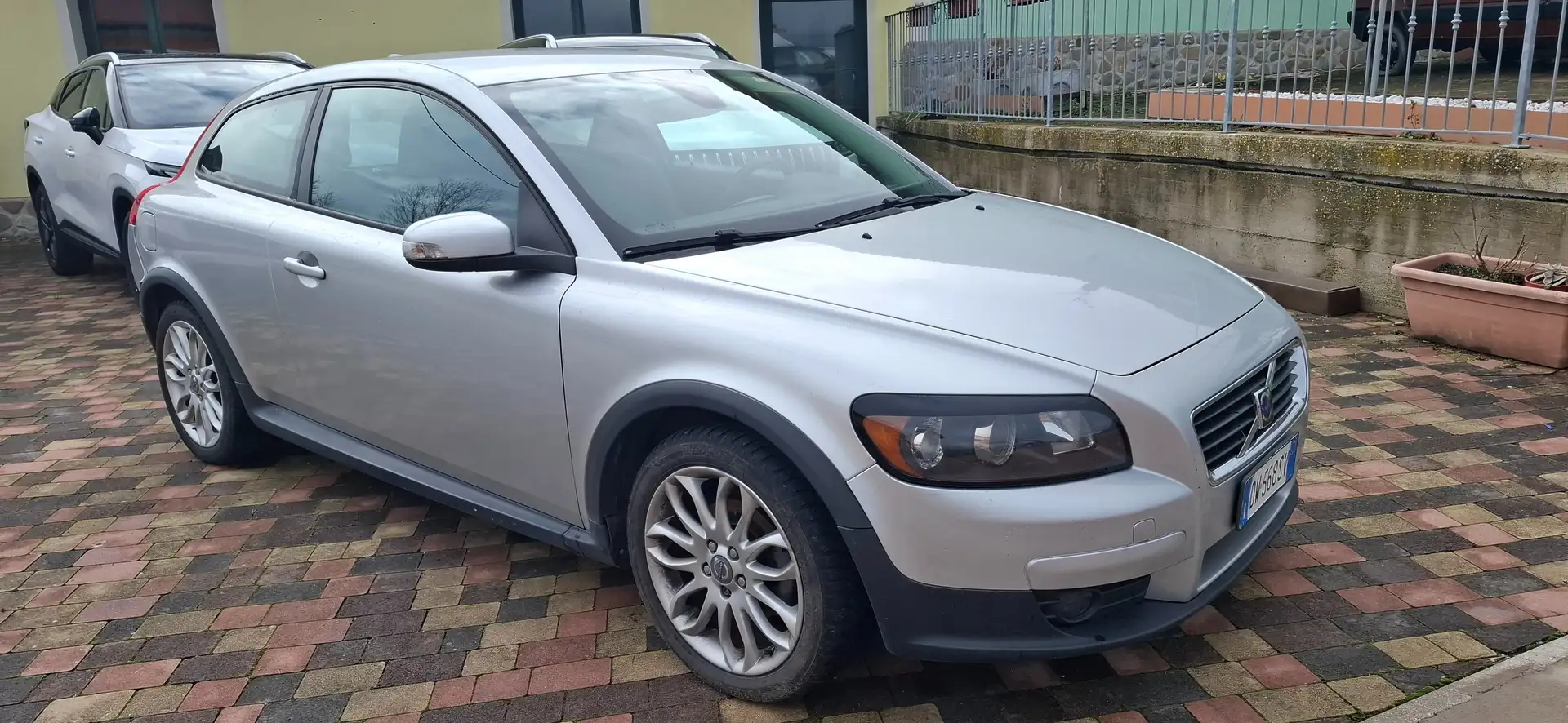 Volvo C30 C30 2.0d consumi ridottissimi Silber - 1