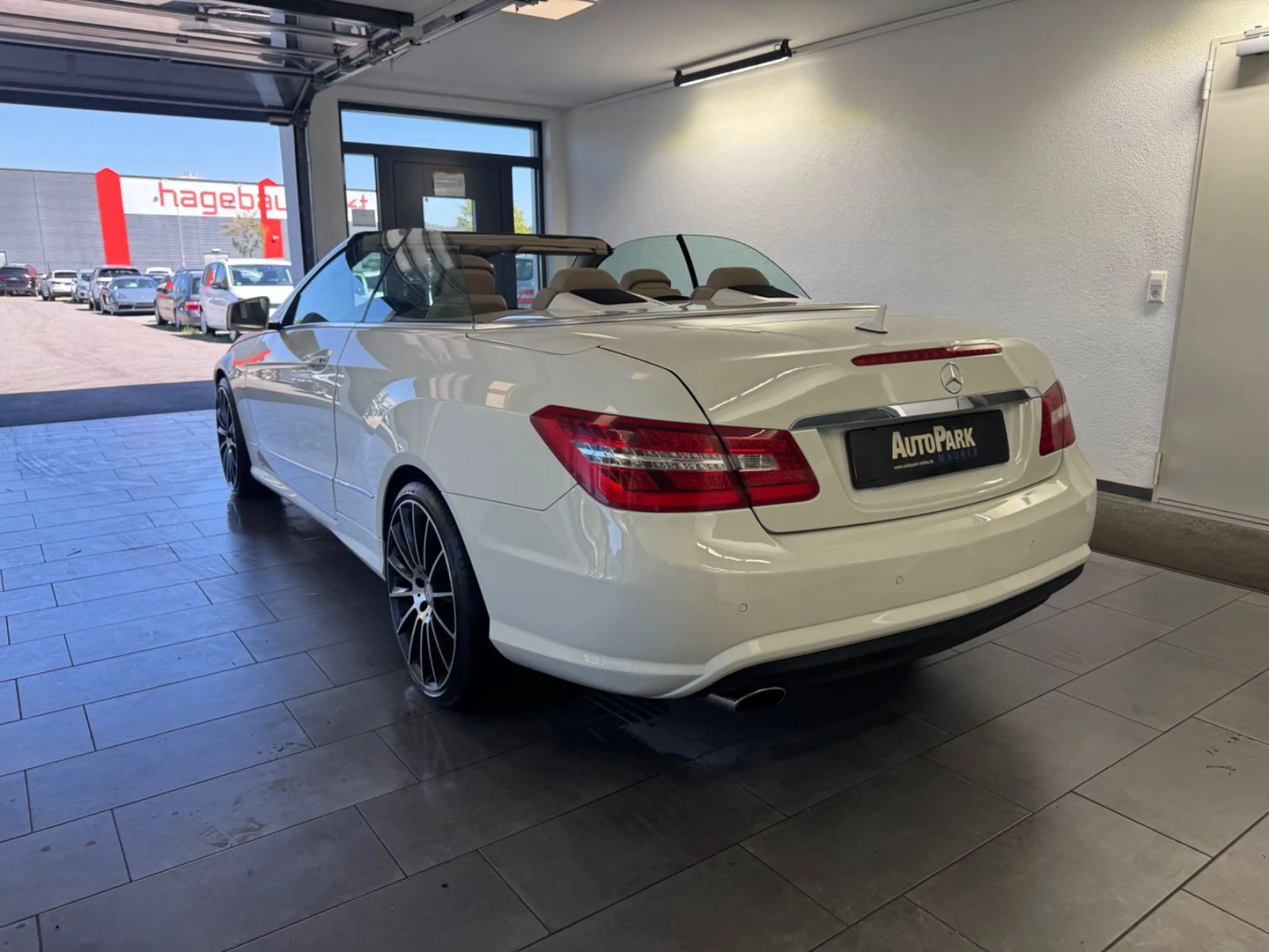 Mercedes-Benz E 250 Cabrio *AMG-Line* Leder*Navi* — photo 14