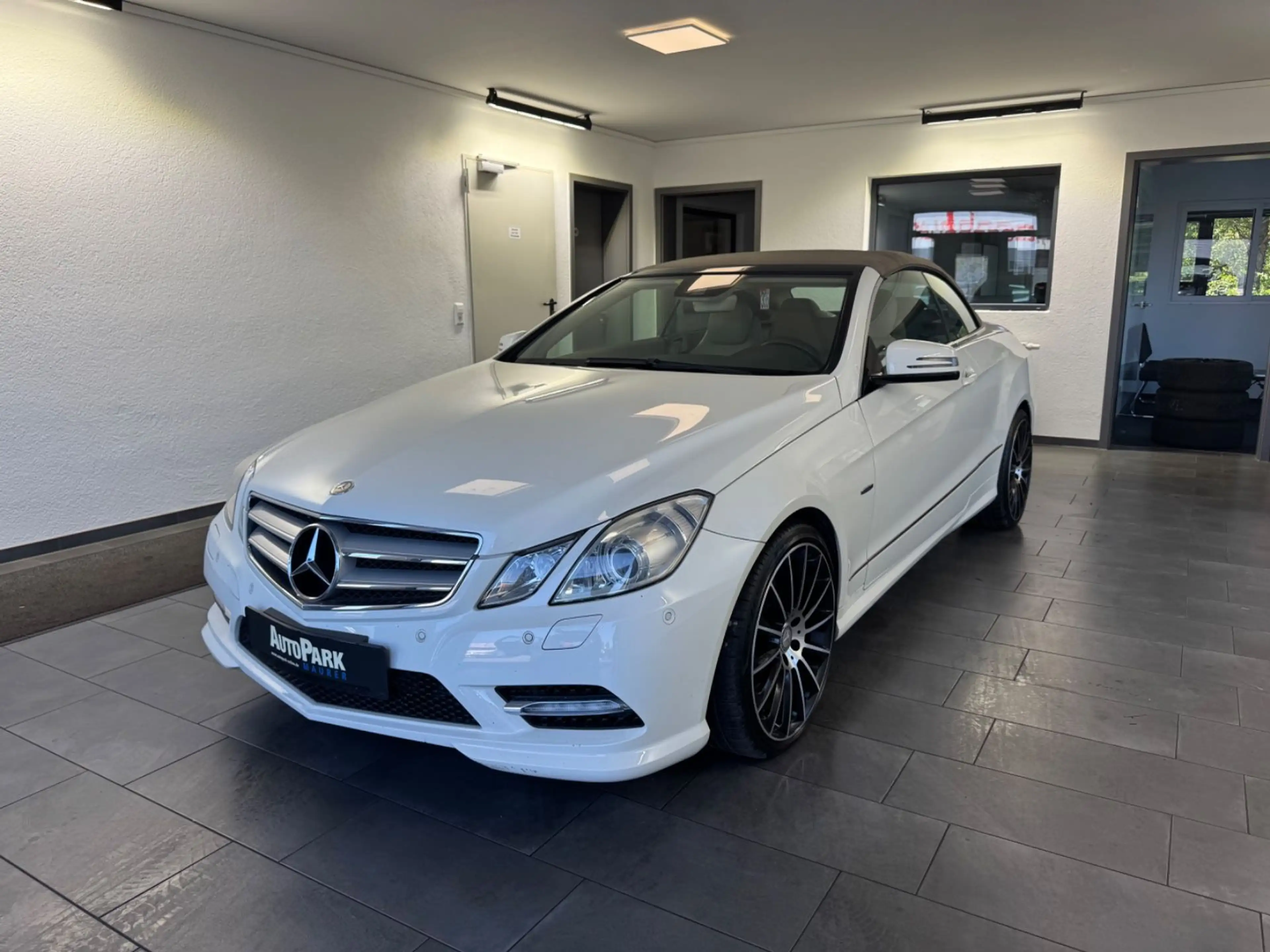 Mercedes-Benz E 250 Cabrio *AMG-Line* Leder*Navi* — photo 5