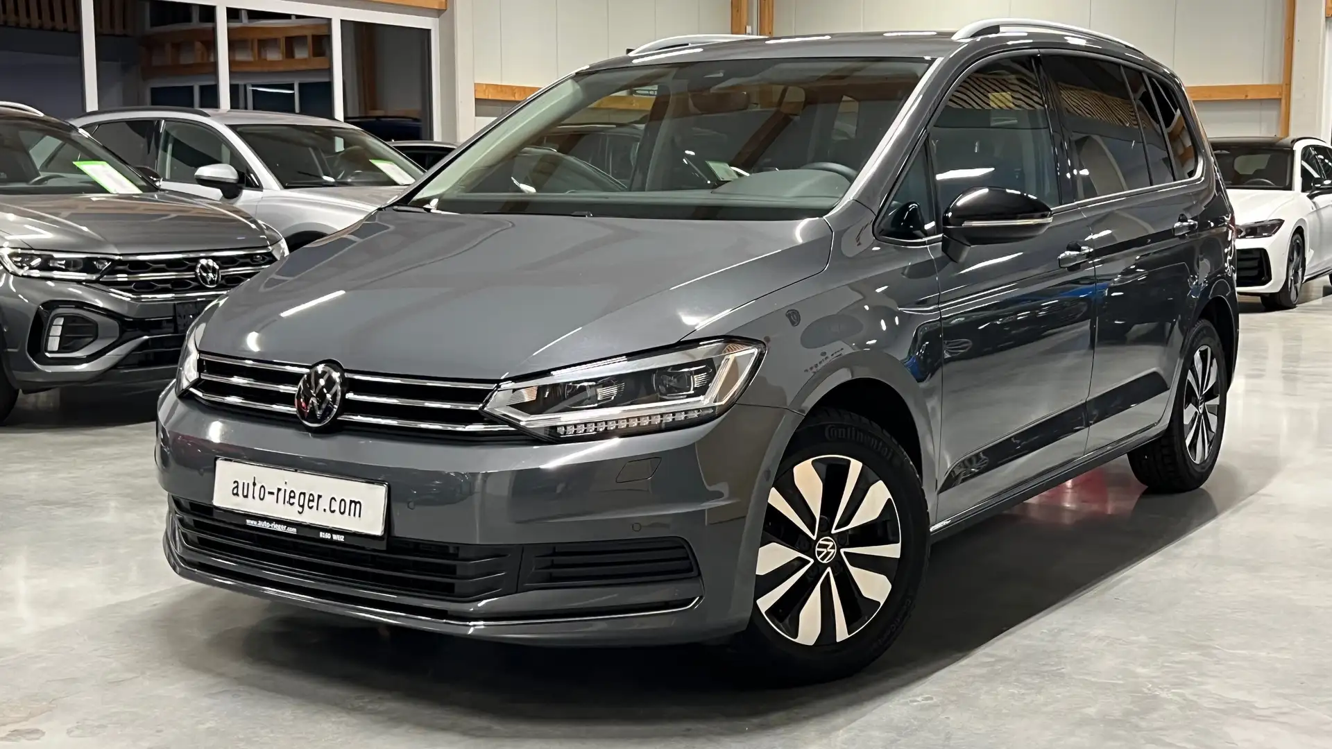 Volkswagen Touran Comfortline 2,0 TDI DSG Goal ACC, IQ-LED, AHK Grau - 2