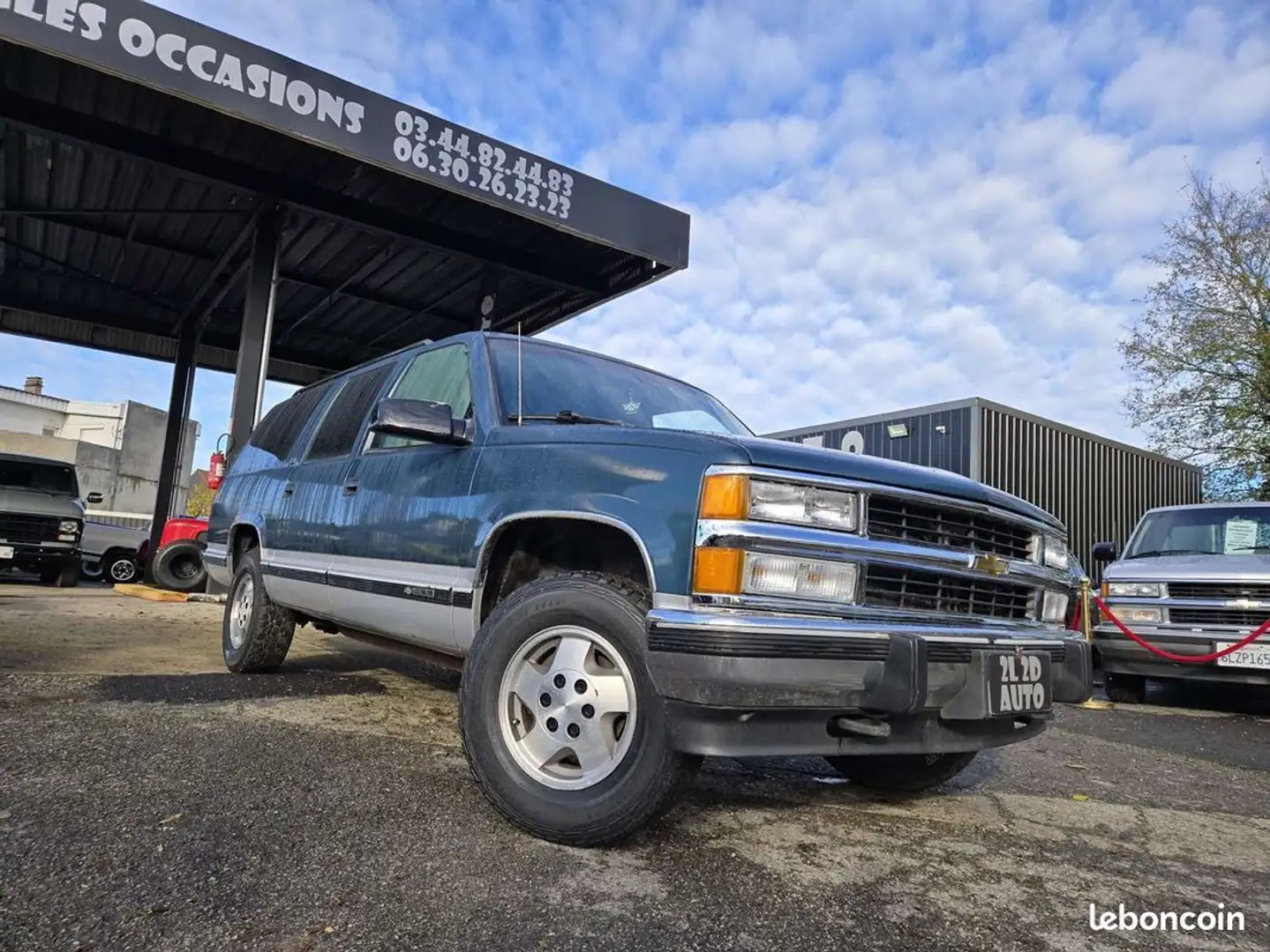 Chevrolet Suburban 4x4 1500 5.7 V8 350ci Blau - 2