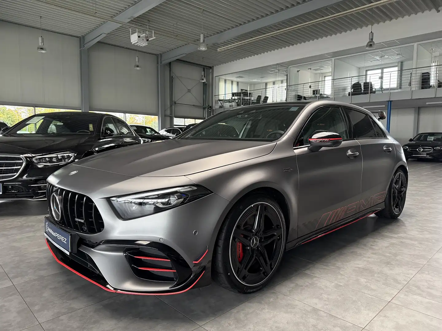 Mercedes-Benz A 45 AMG s 4M+ Streetstyle Edition PREMIUM PLUS Gris - 2