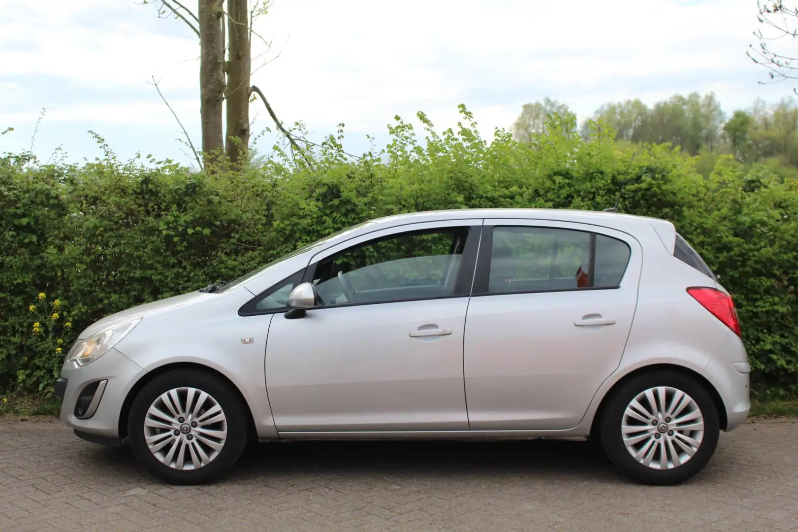 Opel Corsa 1.4-16V Anniversary Edition *Cruise *Navi *Automaa Grijs - 2