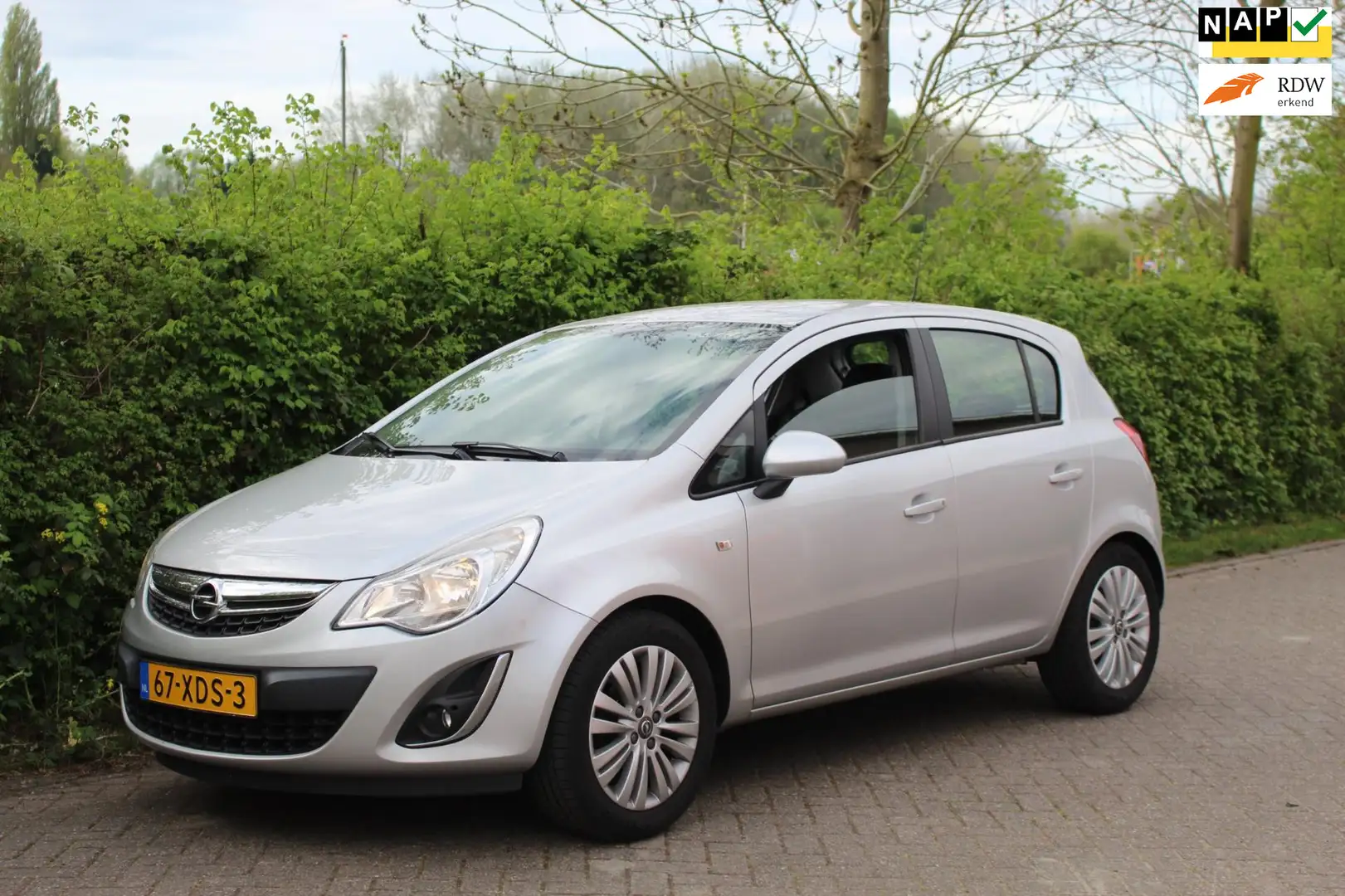 Opel Corsa 1.4-16V Anniversary Edition *Cruise *Navi *Automaa Grijs - 1