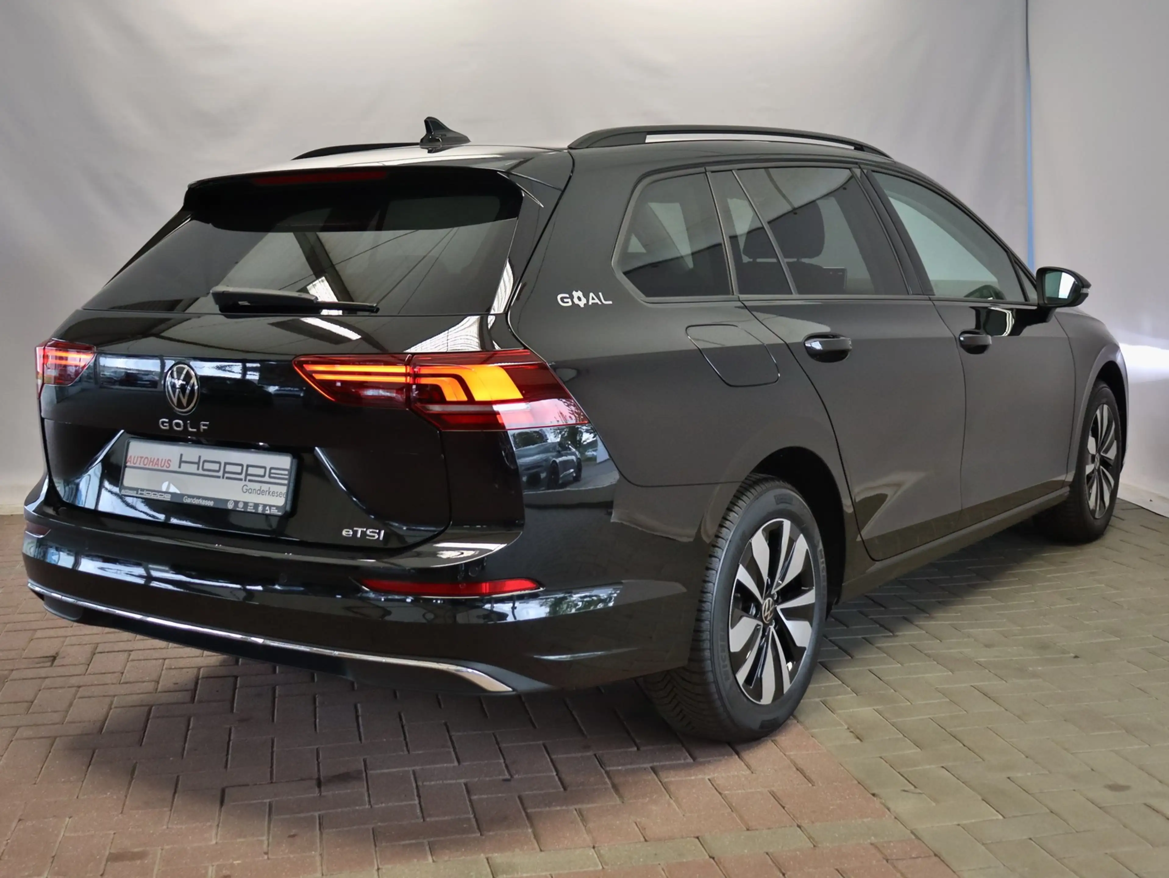 Volkswagen Golf VIII Variant Goal 1.5TSI DSG+RFKAM+ACC+AHK+SIDE... — photo 6