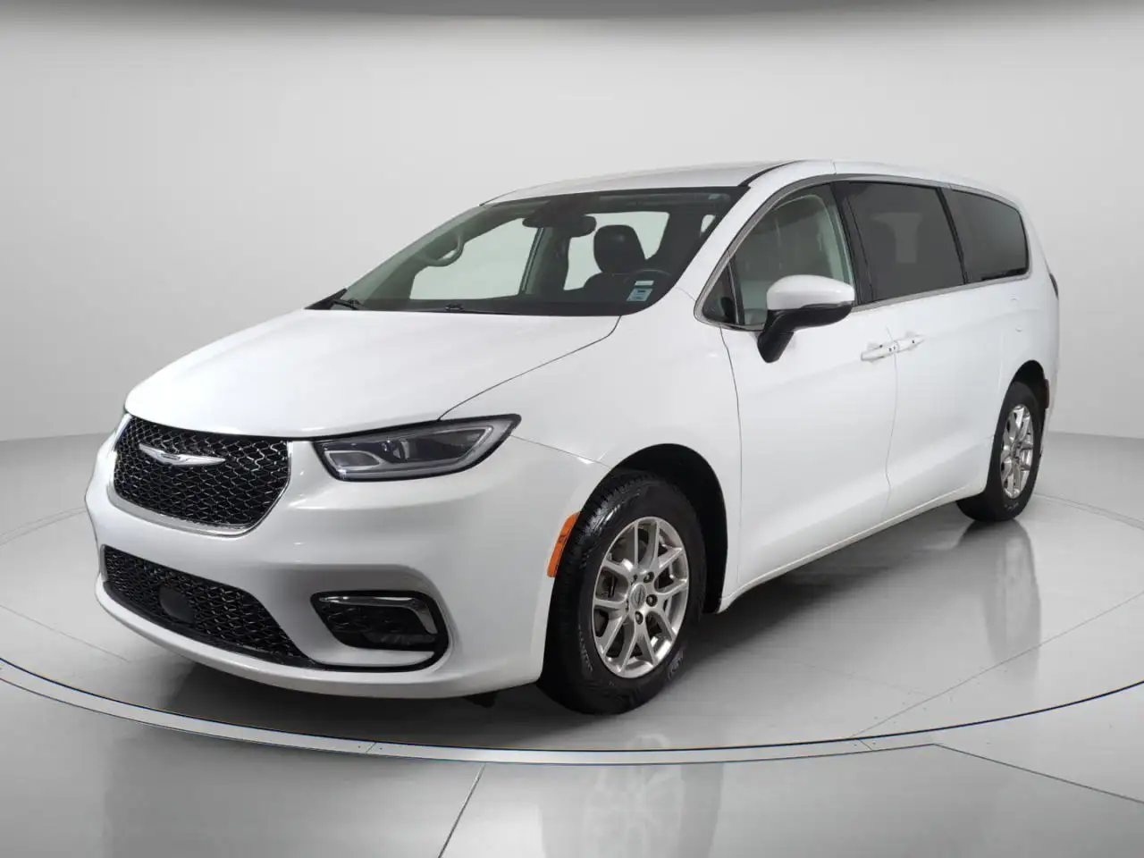 Chrysler Pacifica photo Chrysler Pacifica