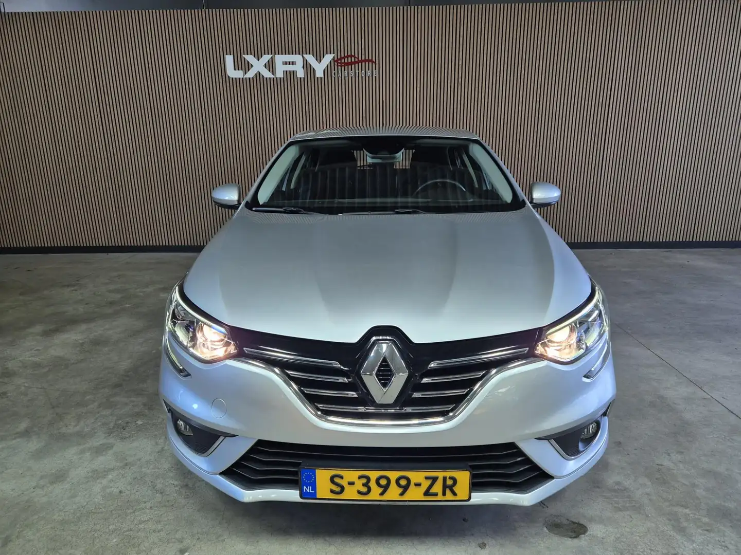 Renault Megane 1.2 TCe Zen | Clima| Cruise | Navi | Stoelverwarmi Gris - 2