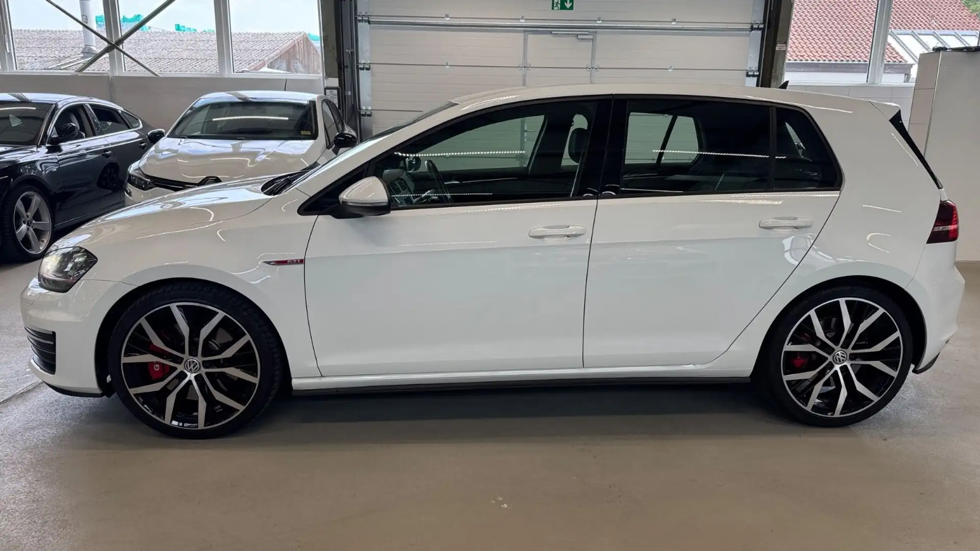 Volkswagen Golf VII GTI Perform. Bi-Xenon Navi Weiß - 2
