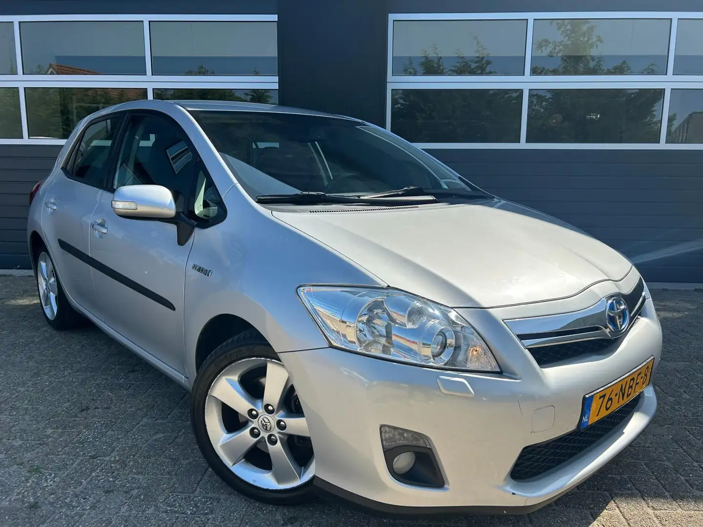 Toyota Auris 1.8 Full Hybrid Executive|Cruise control| Gris - 2