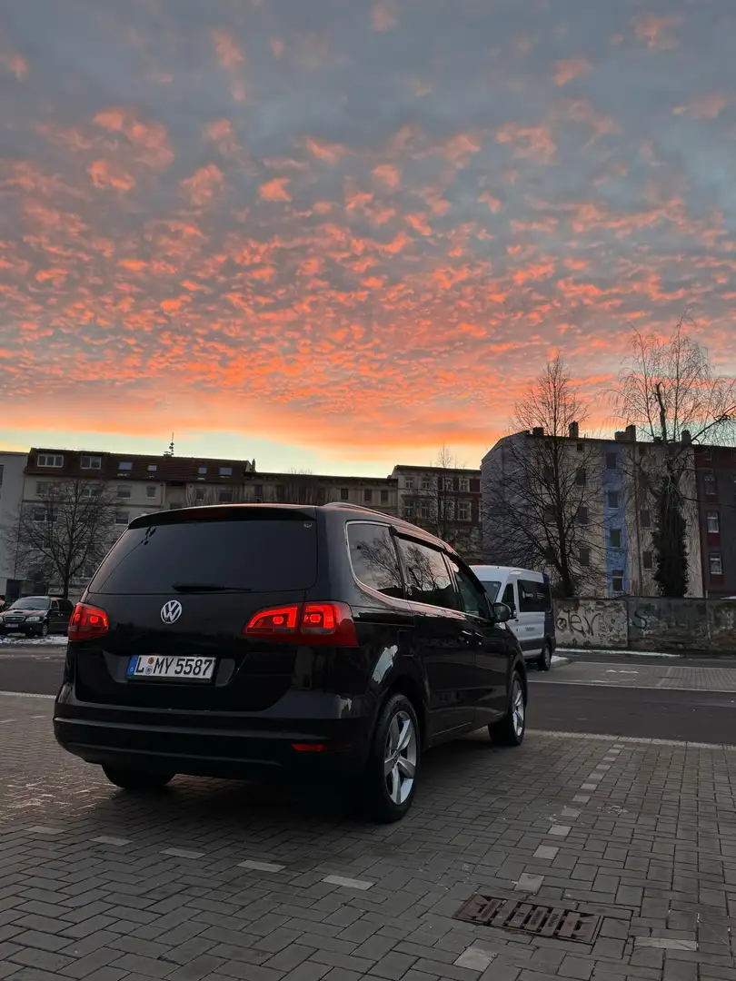 Volkswagen Sharan 2.0 TDI DSG Blue Motion Highline Černá - 2