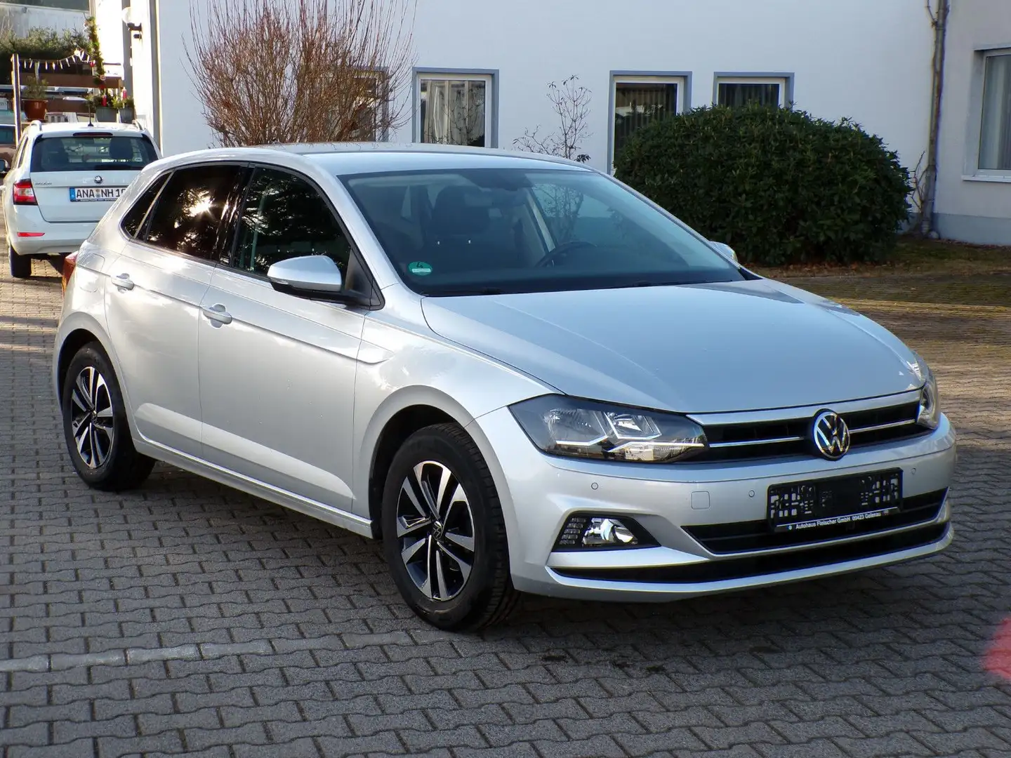 Volkswagen Polo VI Active Silber - 2