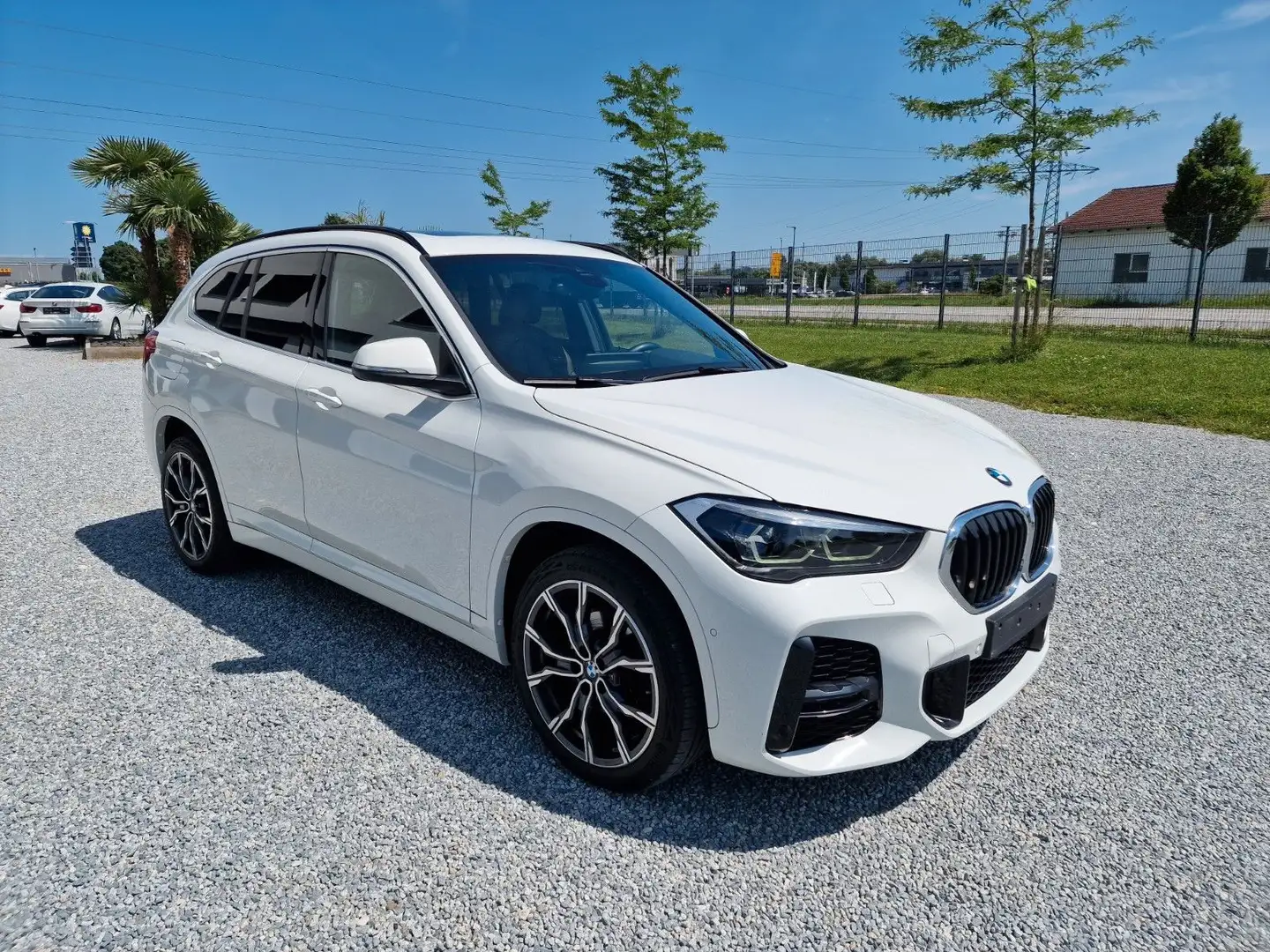 BMW X1 xDrive25d M-Sport,Aut.,Leder,Navi.Plus,AHK Blanc - 1