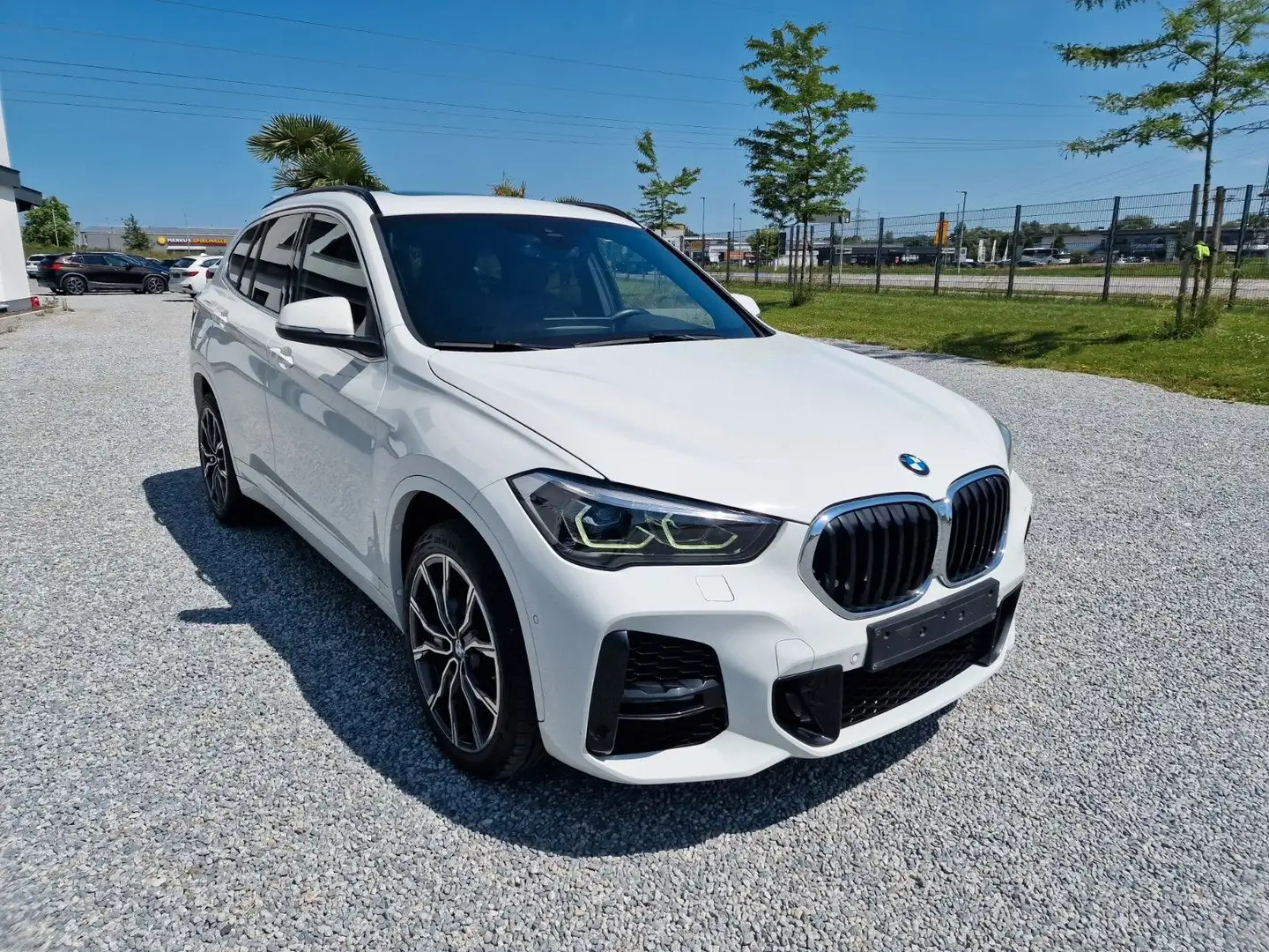BMW X1 xDrive25d M-Sport,Aut.,Leder,Navi.Plus,AHK Blanc - 2