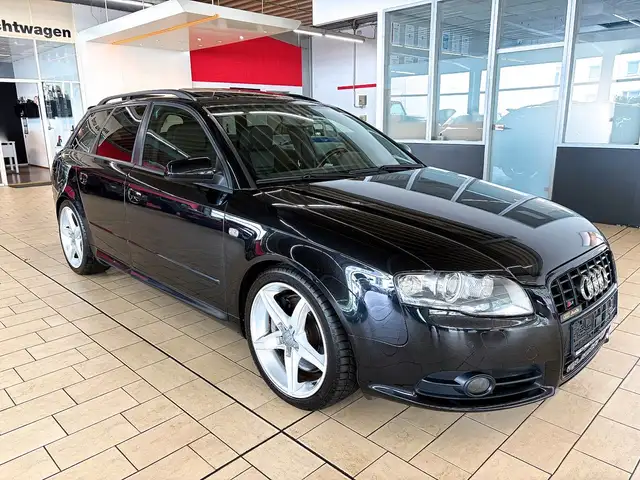 Audi S4 4.2 QUATTRO *VOLL+XEN+NAVI+LEDER+EGSD+18'ALU*