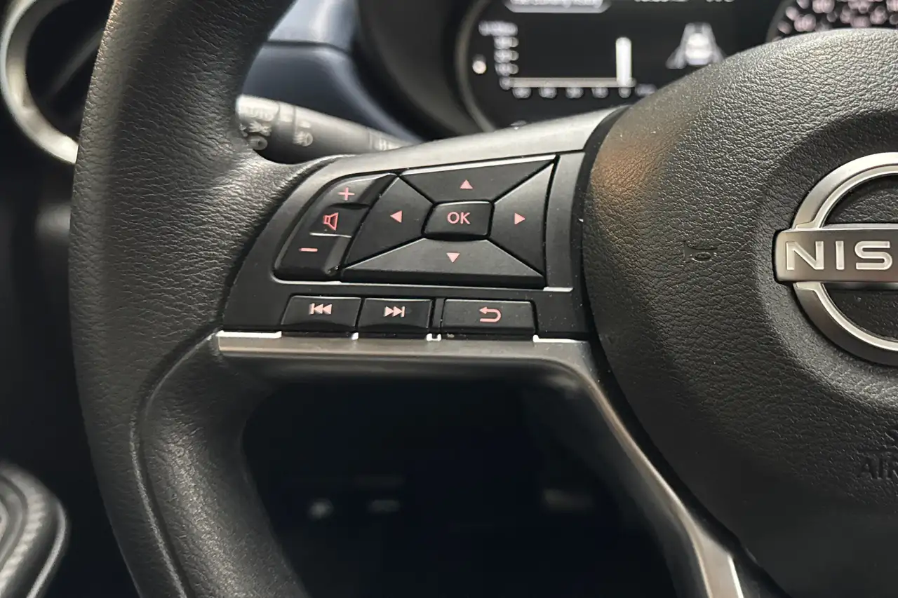 Nissan Versa снимка Nissan Versa