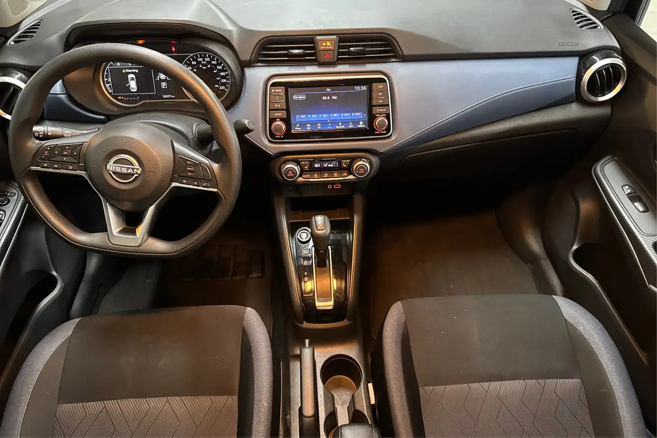 Nissan Versa снимка Nissan Versa