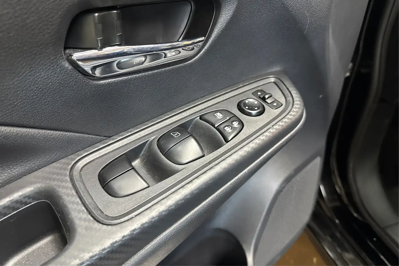 Nissan Versa снимка Nissan Versa