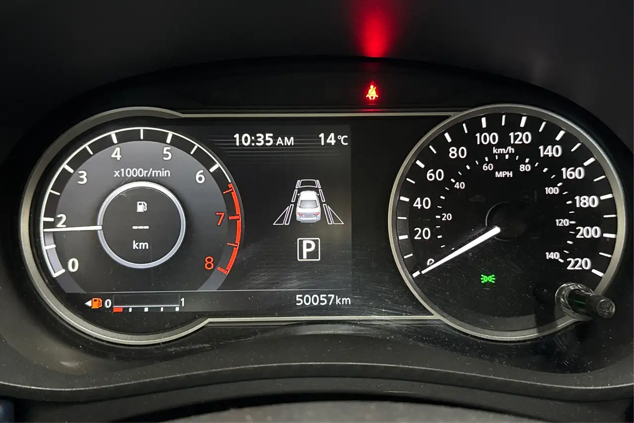 Nissan Versa снимка Nissan Versa