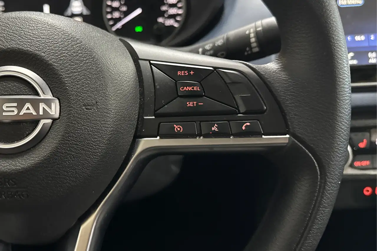 Nissan Versa снимка Nissan Versa